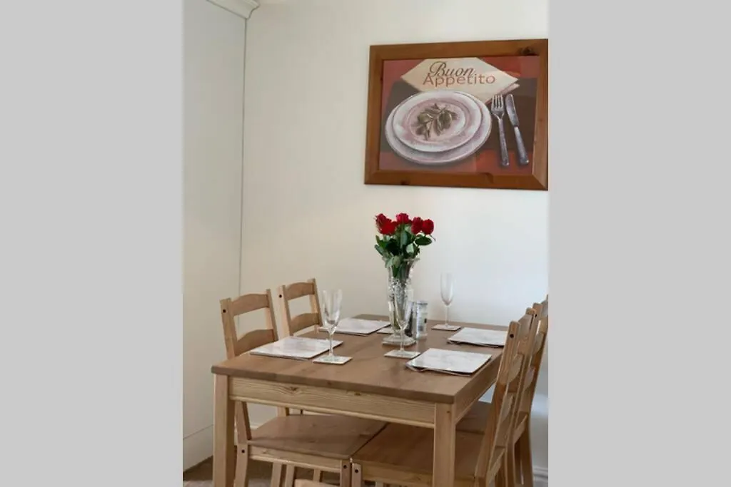 A Charming, Spacious 2 Bedroom Apartment In Lytham Lytham St Annes United Kingdom