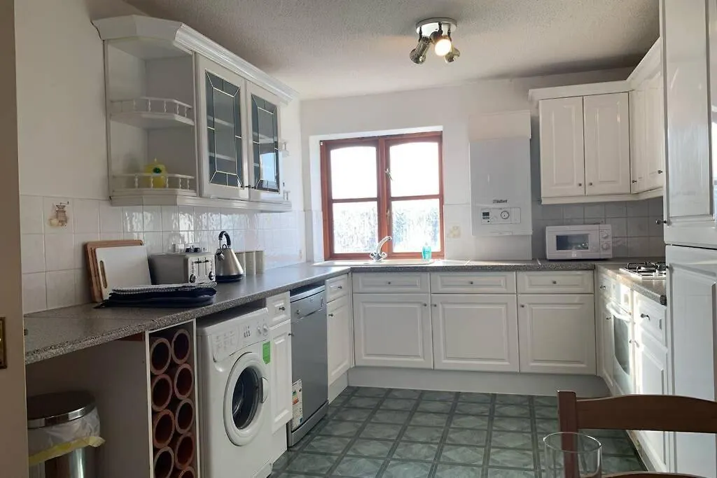 A Charming, Spacious 2 Bedroom Apartment In Lytham Lytham St Annes
